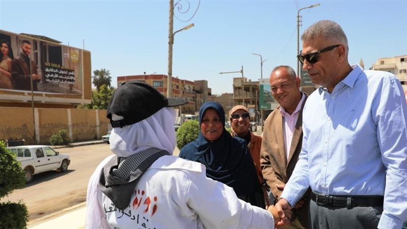 محافظ أسوان