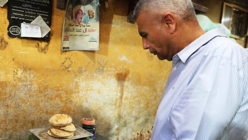 محافظ أسوان