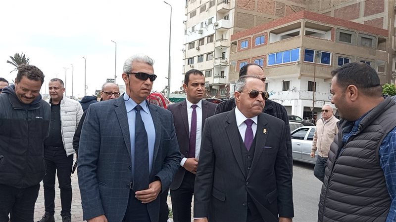 رئيس حي الزهور خلال