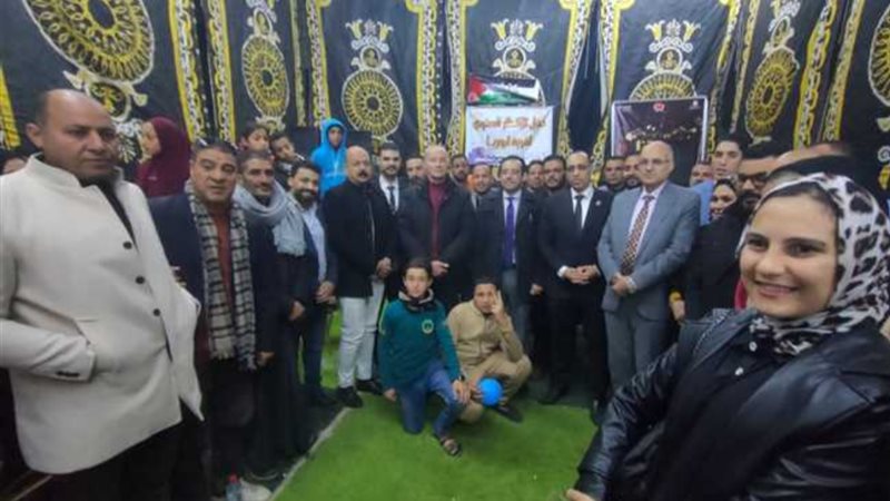 صورة تذكارية لـ مساعد
