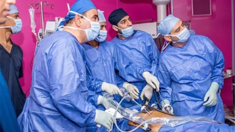 فريق طبي بجامعة أسيوط