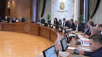 رئيس الوزراء: الحكومة مستعدة لتسليم المستثمرين الصناعيين أي مدرسة تعليم فني لتطويرها 
