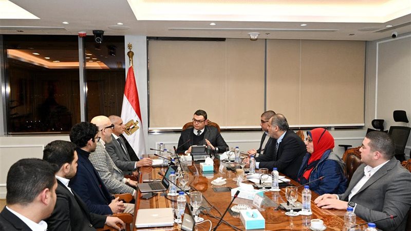 لقاء وزير الإسكان