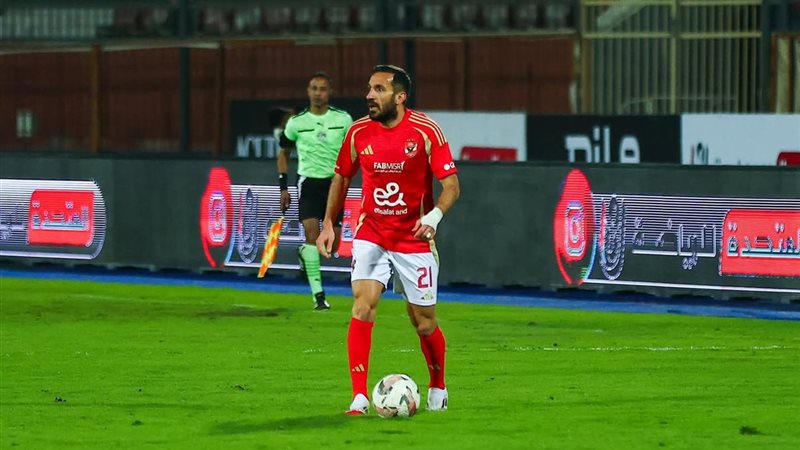 علي معلول لاعب النادي
