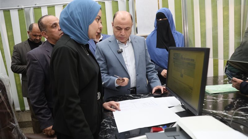 أثناء تفقد المحافظ