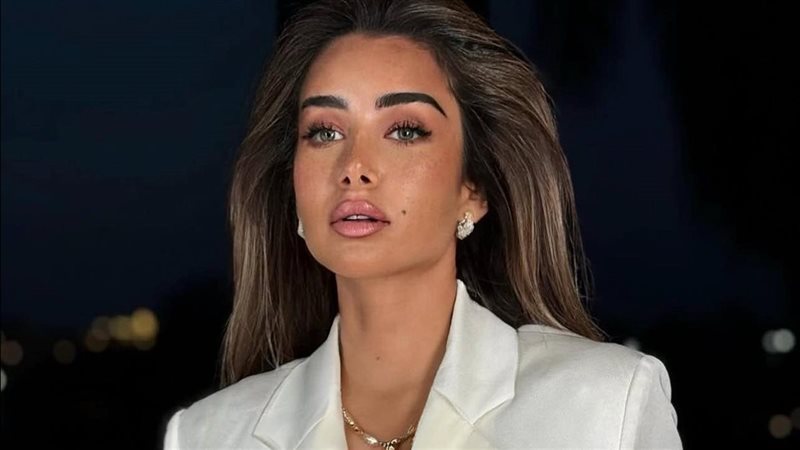 هنا الزاهد