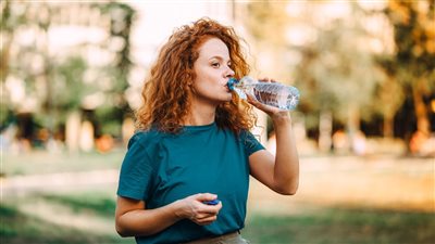  هل تشرب الماء بطريقة صحيحة في رمضان؟ تعليمات مهمة لصحتك