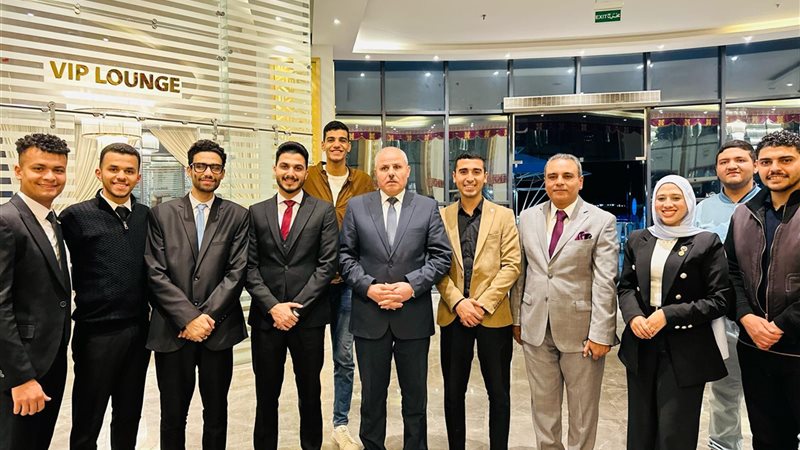 رئس جامعة قناة السويس