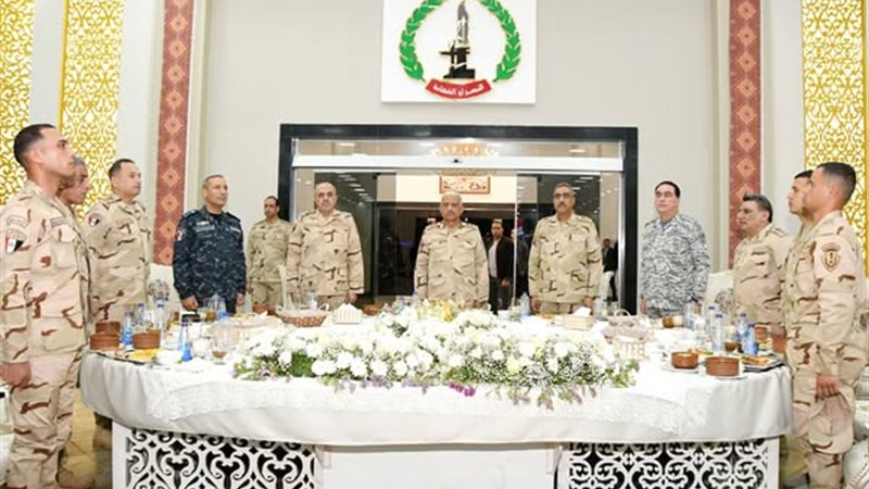 وزير الدفاع الفريق