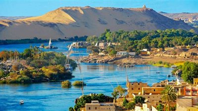 «المالية»: قطاعات الاتصالات والصناعة والسياحة تقود معدلات النمو