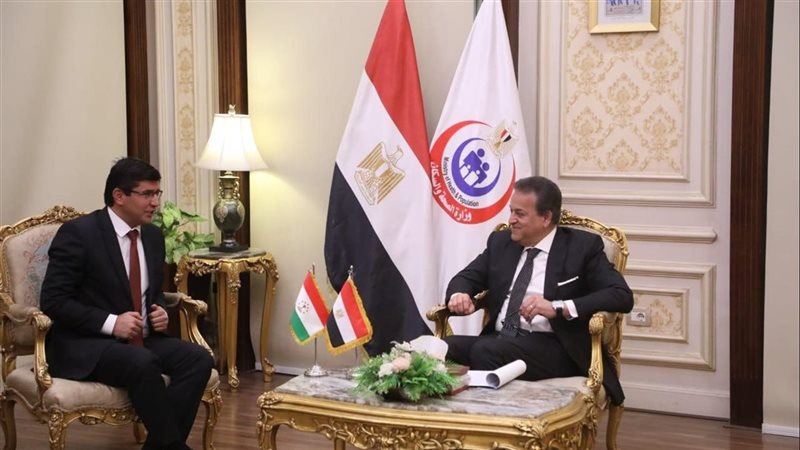 وزير الصحة خلال اللقاء