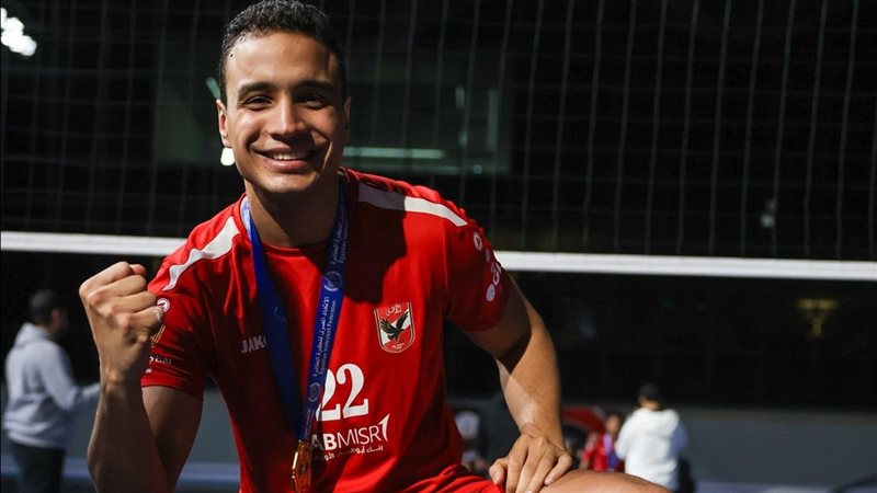 أحمد عزب لاعب فريق