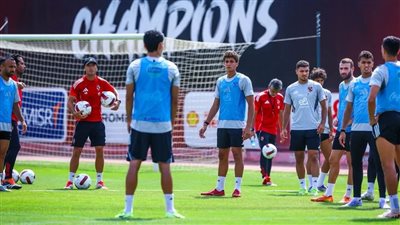 فقرات بدنية متنوعة.. الأهلي يواصل تدريباته استعدادا لمواجهة فاركو بالدوري