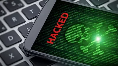 خبير أمن معلومات: روابط مجهولة قد تمنح الهاكرز سيطرة كاملة على هاتفك