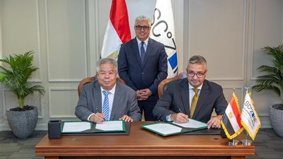  اقتصادية قناة السويس: توقيع مشروع صيني لإنتاج الأرضيات وألواح الجدران بالسخنة