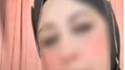 شبكة «فراولة وتفاحة».. التحقيقات تكشف قيام تيك توكرز باستقطاب عرب لأعمال مخلة 