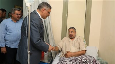 محافظ الجيزة يطمئن على حالة «شهاب» بطل واقعة إنقاذ «فتاة المنيب»
