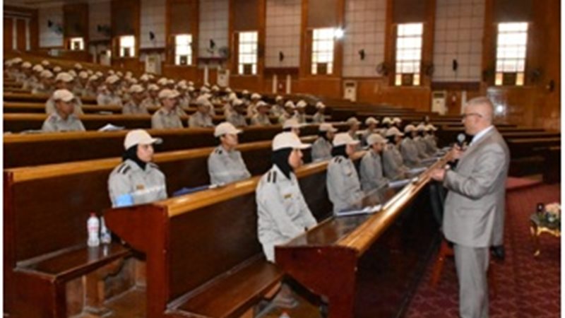 دورة تدريبية لطلاب