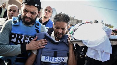  الاحتلال يستهدف الصحفيين الفلسطينيين بشكل متعمد لإسكات صوت الحقيقة|فيديو 