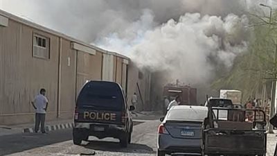 حريق بمصنع في المنطقة الصينية بالعين السخنة وإصابة 7 عمال بحالات اختناق