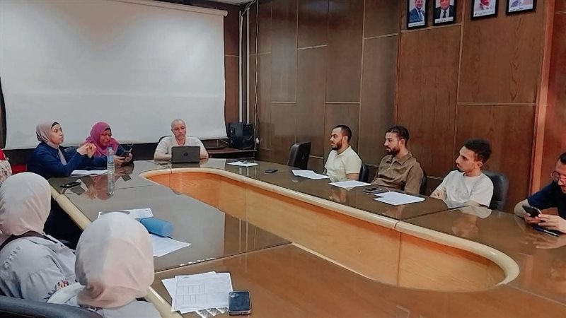 خلال الاجتماع