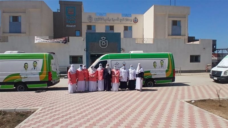طاقم القافلة الطبية