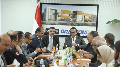 وزير الصحة يتفقد مشروع إنشاء المخازن الاستراتيجية للمنتجات والأجهزة الطبية