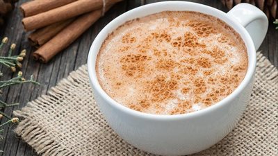 اكتشف فوائد مشروب الحليب بالقرفة المذهلة لصحة الجسم والنشاط اليومي 