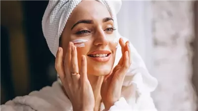 أفضل طرق العناية اليومية بالبشرة لنضارة وإشراقة دائمة 