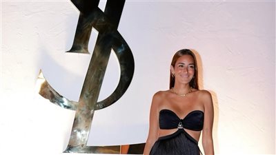 الفنانة أمينة خليل بإطلالة جريئة في احتفالية سان لوران 