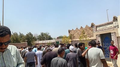 تشييع جثمان فارس ضحية حادث أبو تلات في مقابر عائلته بسوهاج | صور
