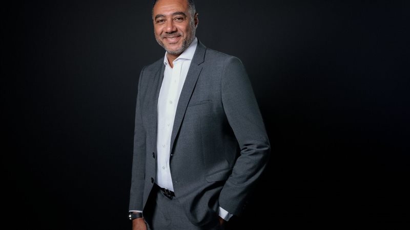 أيمن عصام رئيسًا