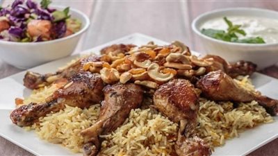مجبوس الدجاج.. أكلة إماراتية تراثية أحلى من الكبسة 