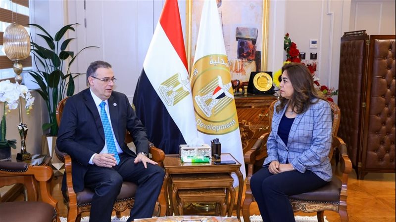 وزيرة البيئة