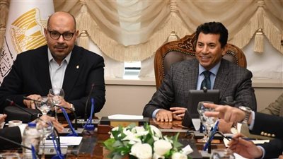 وزير الرياضة يبرز دور ياسر إدريس فى القانون الجديد ويشيد باللجنة الأولمبية