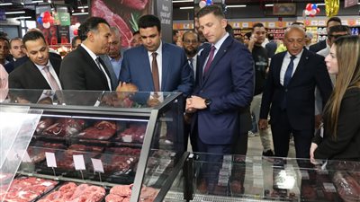 السويس تشهد تعاونًا مثمرًا بين الحكومة والقطاع الخاص لتعزيز الخدمات والتنمية