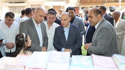 محافظ كفرالشيخ يفتتح معرض «أهلًا مدارس» بشابة ويوجه بتعميم المبادرة 