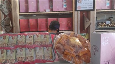 ضبط أكثر من نصف طن حلوى مجهولة المصدر كانت معدة للبيع بكفر الشيخ 