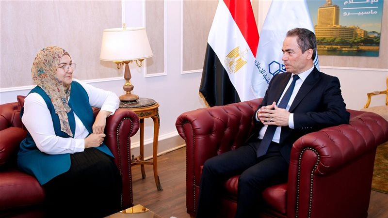 المسلماني مع منال