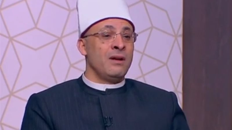 الدكتور هشام عبدالعزيز