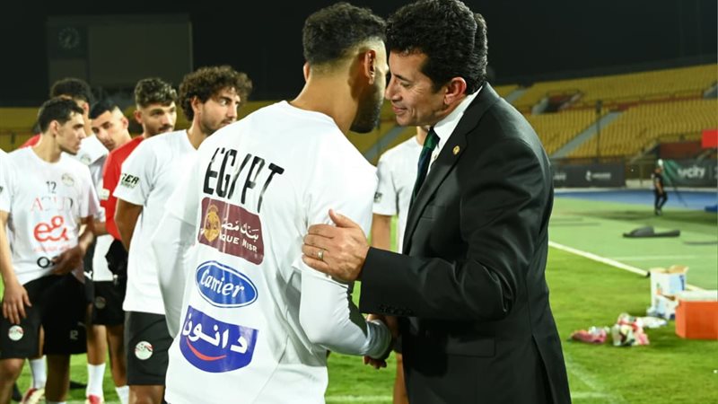اشرف صبحي ومحمد صلاح