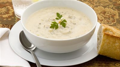 شوربة الكريمة بطعم ينافس المطاعم.. طريقة تحضيرها بخطوات سريعة وطعم غني 