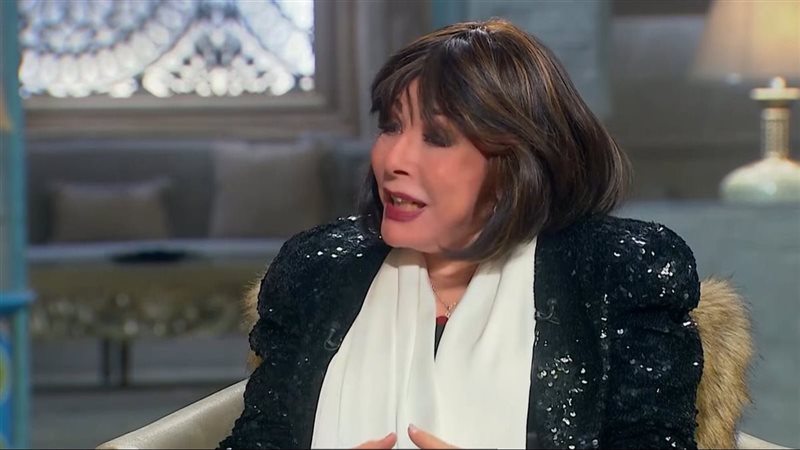 الفنانة الكبيرة لبنى