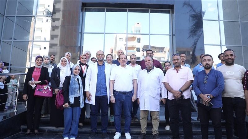 نائب وزير الصحة يجري
