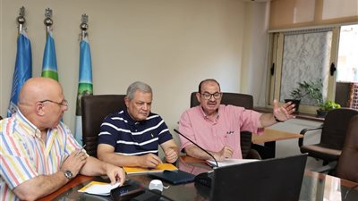 القابضة لمياه الشرب تتابع خطط التشغيل والصيانة وخدمات المياه بالإسكندرية