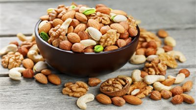 تعرف على أفضل وقت لتناول المكسرات لتعزيز الطاقة وتحقيق أقصى استفادة لاينشر