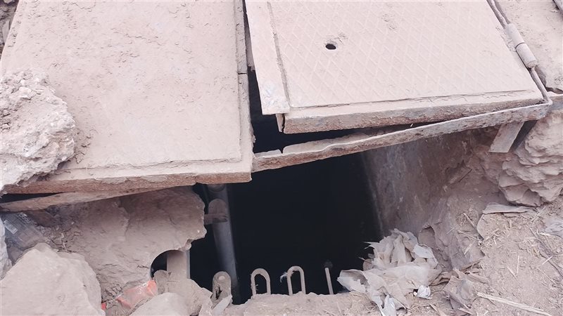 بالوعات مكشوفة بالشموت