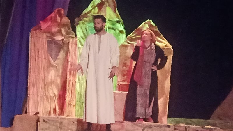 جانب من العروض المسرحية