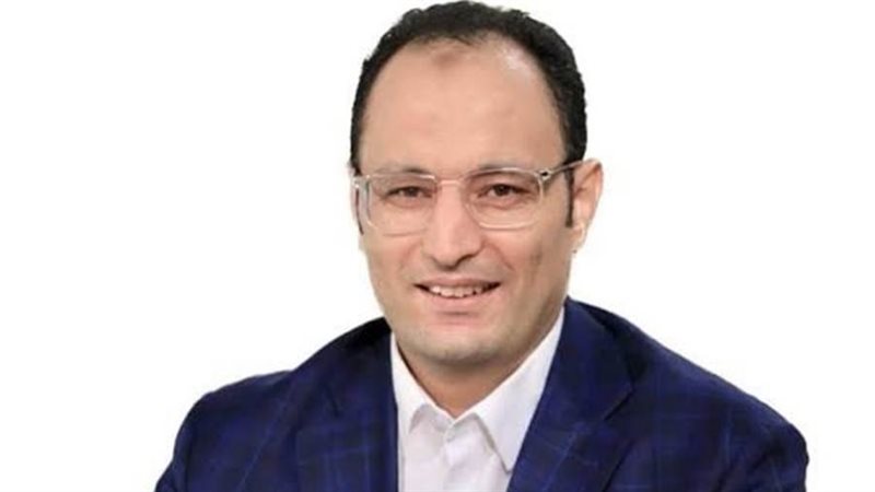 الكاتب الصحفي أحمد