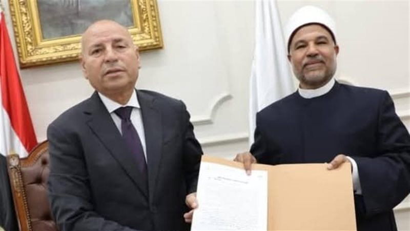 المحافظ ومدير أوقاف